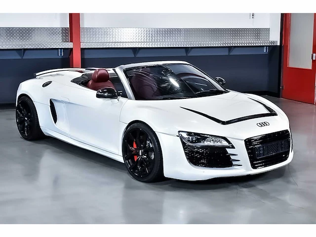 Audi r8 spyder 5,2l v10 fsi - 2011 - afbeelding 3 van  90