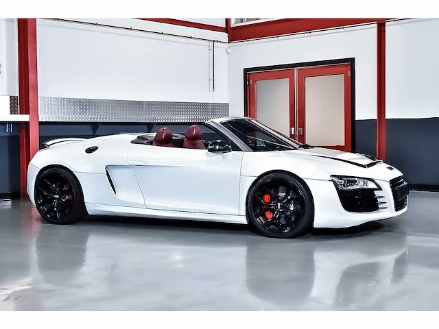 Audi r8 spyder 5,2l v10 fsi - 2011 - afbeelding 5 van  90