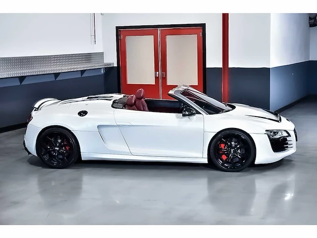 Audi r8 spyder 5,2l v10 fsi - 2011 - afbeelding 6 van  90
