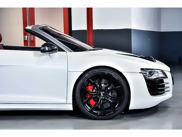 Audi r8 spyder 5,2l v10 fsi - 2011 - afbeelding 10 van  90