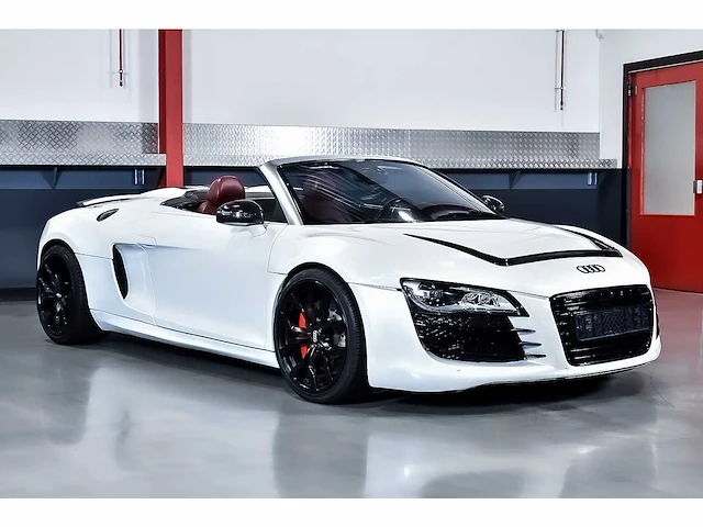 Audi r8 spyder 5,2l v10 fsi - 2011 - afbeelding 1 van  90