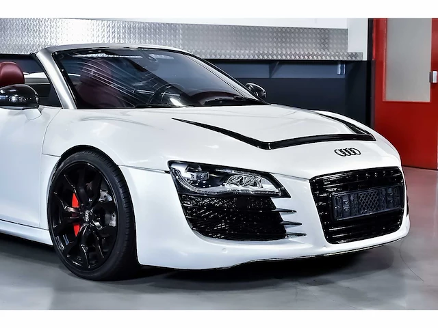 Audi r8 spyder 5,2l v10 fsi - 2011 - afbeelding 16 van  90