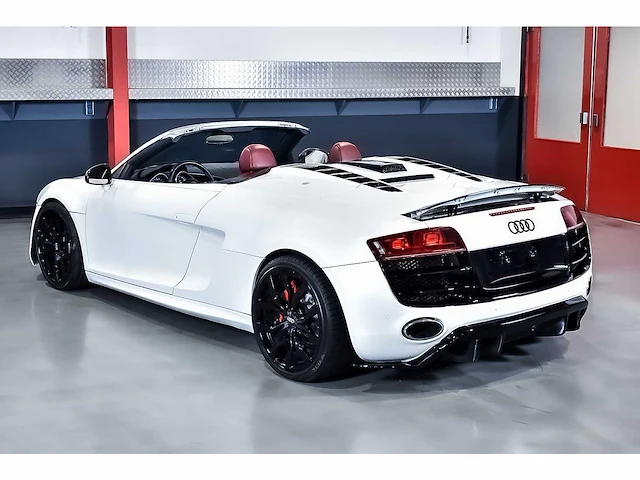 Audi r8 spyder 5,2l v10 fsi - 2011 - afbeelding 36 van  90