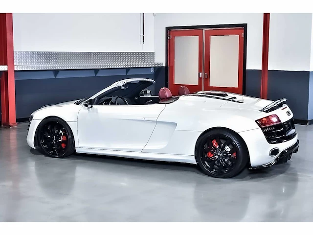 Audi r8 spyder 5,2l v10 fsi - 2011 - afbeelding 38 van  90