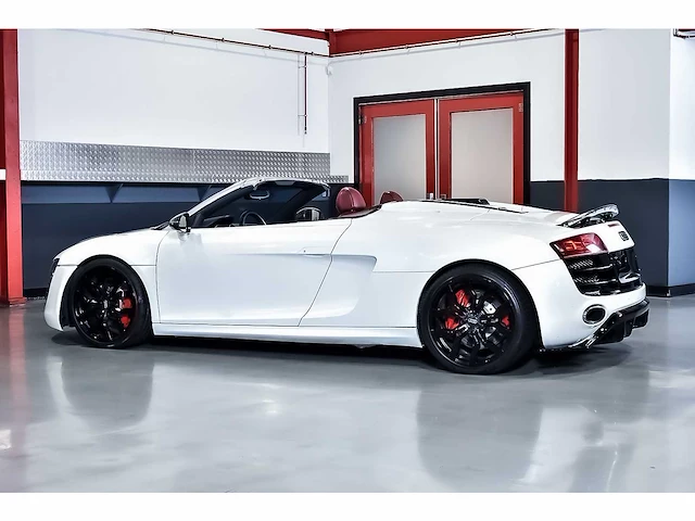 Audi r8 spyder 5,2l v10 fsi - 2011 - afbeelding 39 van  90