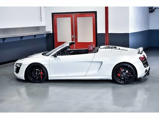Audi r8 spyder 5,2l v10 fsi - 2011 - afbeelding 40 van  90