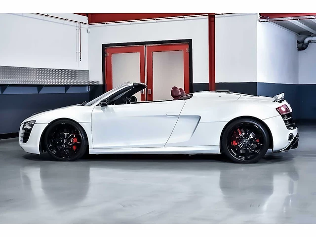 Audi r8 spyder 5,2l v10 fsi - 2011 - afbeelding 41 van  90