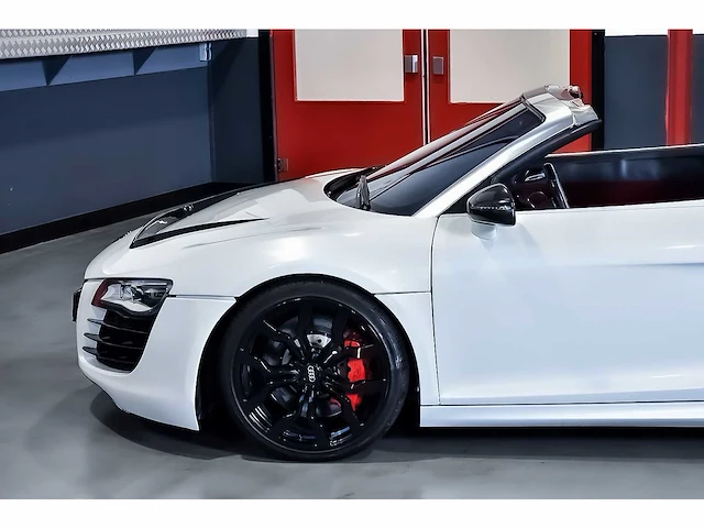 Audi r8 spyder 5,2l v10 fsi - 2011 - afbeelding 42 van  90