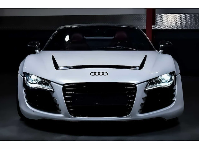 Audi r8 spyder 5,2l v10 fsi - 2011 - afbeelding 34 van  90