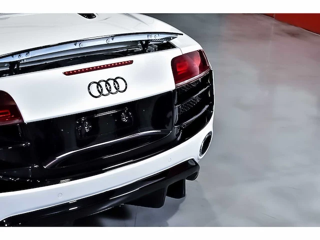 Audi r8 spyder 5,2l v10 fsi - 2011 - afbeelding 49 van  90