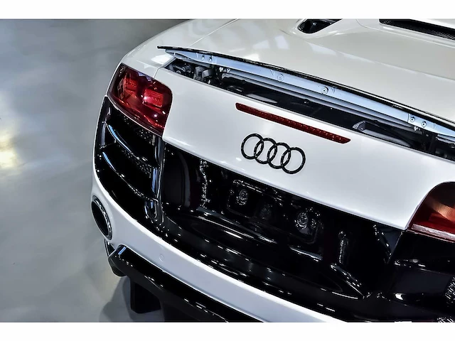 Audi r8 spyder 5,2l v10 fsi - 2011 - afbeelding 50 van  90