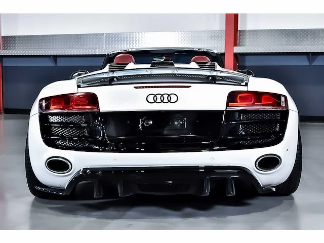 Audi r8 spyder 5,2l v10 fsi - 2011 - afbeelding 54 van  90