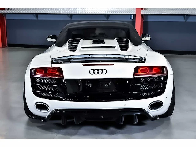 Audi r8 spyder 5,2l v10 fsi - 2011 - afbeelding 61 van  90