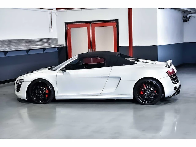 Audi r8 spyder 5,2l v10 fsi - 2011 - afbeelding 63 van  90