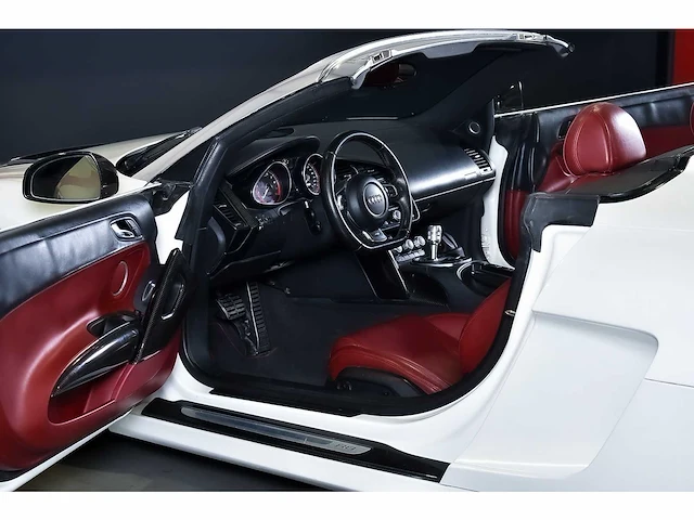 Audi r8 spyder 5,2l v10 fsi - 2011 - afbeelding 70 van  90