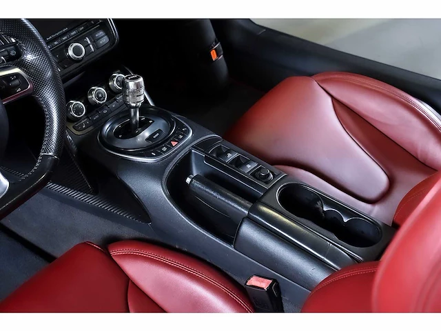 Audi r8 spyder 5,2l v10 fsi - 2011 - afbeelding 76 van  90