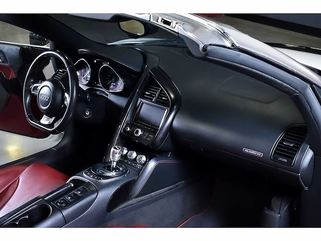 Audi r8 spyder 5,2l v10 fsi - 2011 - afbeelding 83 van  90