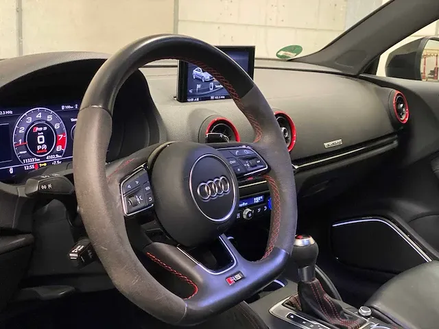 Audi rs3 limousine 2.5 tfsi quattro -facelift- 400pk 2018 (origineel-nl), pn-459-b - afbeelding 29 van  75