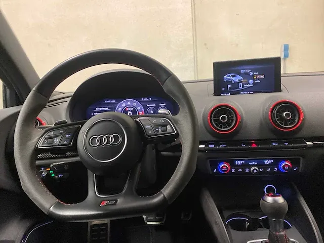 Audi rs3 limousine 2.5 tfsi quattro -facelift- 400pk 2018 (origineel-nl), pn-459-b - afbeelding 31 van  75