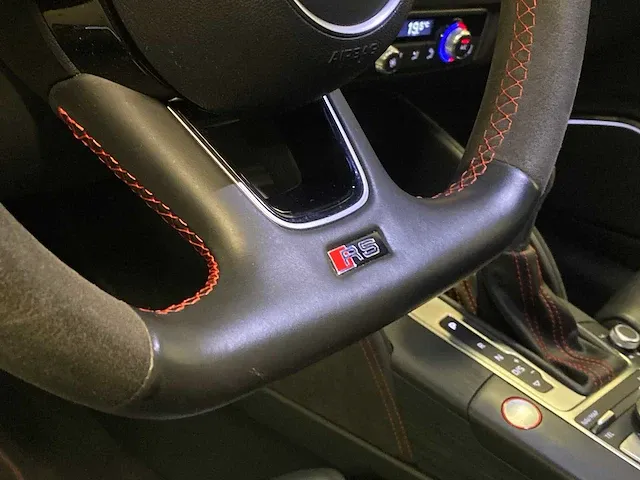Audi rs3 limousine 2.5 tfsi quattro -facelift- 400pk 2018 (origineel-nl), pn-459-b - afbeelding 33 van  75