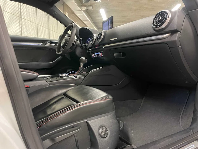 Audi rs3 limousine 2.5 tfsi quattro (black edition) 400pk 2020, l-931-tn - afbeelding 42 van  52