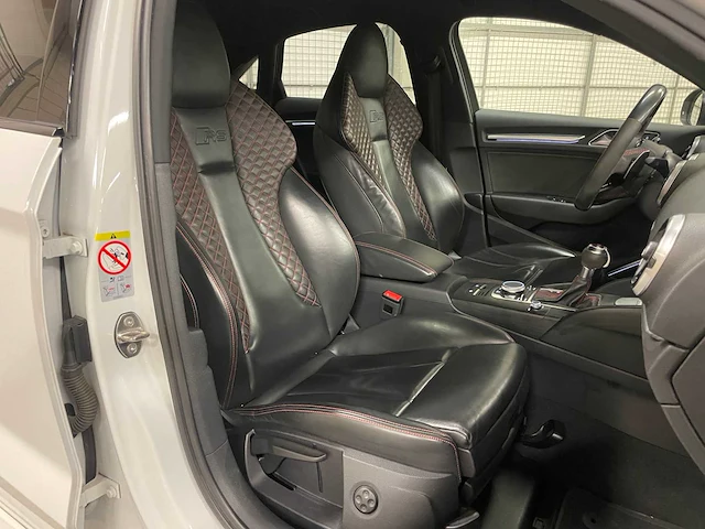 Audi rs3 limousine 2.5 tfsi quattro (black edition) 400pk 2020, l-931-tn - afbeelding 43 van  52