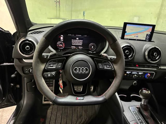 Audi rs3 sportback 2.5 tfsi quattro 400pk 2019, nl-kenteken - afbeelding 14 van  46