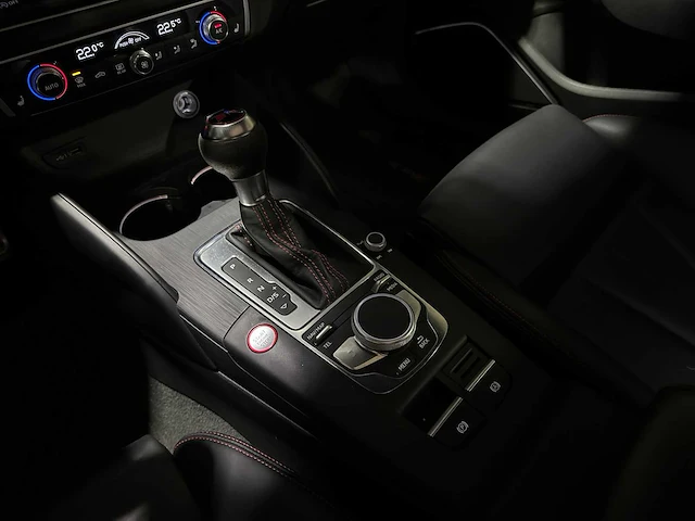Audi rs3 sportback 2.5 tfsi quattro 400pk 2019, nl-kenteken - afbeelding 22 van  46