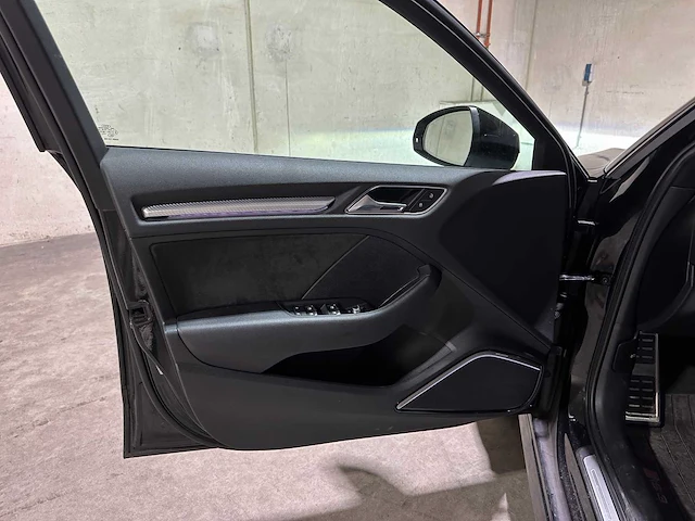 Audi rs3 sportback 2.5 tfsi quattro 400pk 2019, nl-kenteken - afbeelding 30 van  46