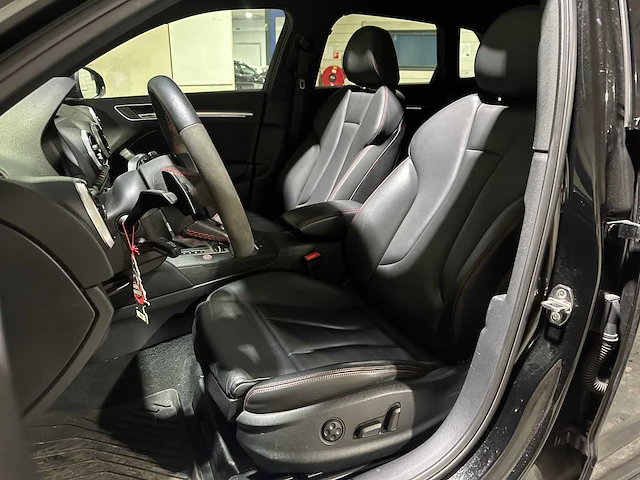 Audi rs3 sportback 2.5 tfsi quattro 400pk 2019, nl-kenteken - afbeelding 31 van  46