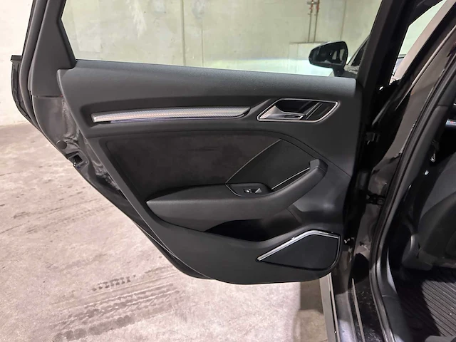 Audi rs3 sportback 2.5 tfsi quattro 400pk 2019, nl-kenteken - afbeelding 32 van  46