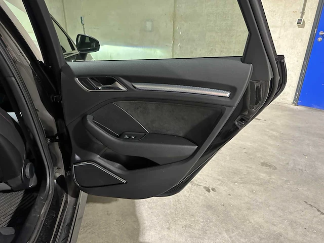 Audi rs3 sportback 2.5 tfsi quattro 400pk 2019, nl-kenteken - afbeelding 35 van  46