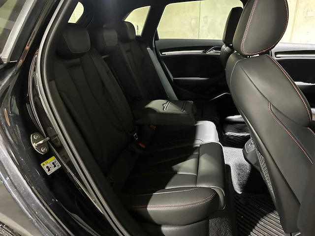 Audi rs3 sportback 2.5 tfsi quattro 400pk 2019, nl-kenteken - afbeelding 36 van  46