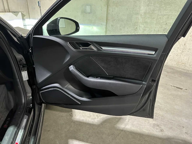 Audi rs3 sportback 2.5 tfsi quattro 400pk 2019, nl-kenteken - afbeelding 37 van  46