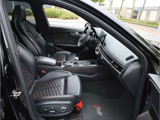 Audi rs4 avant 2.9 tfsi quattro 450pk automaat 2019, p-072-rn - afbeelding 27 van  39