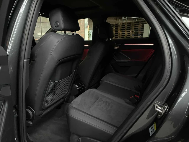 Audi rsq3 sportback quattro 400pk 2023 (fabrieksgarantie) - afbeelding 33 van  50