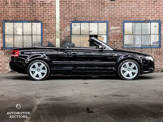 Audi s4 cabriolet 4.2 v8 344pk 2005 -youngtimer- - afbeelding 2 van  36