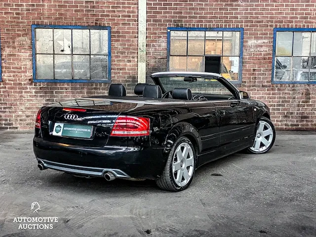 Audi s4 cabriolet 4.2 v8 344pk 2005 -youngtimer- - afbeelding 3 van  36