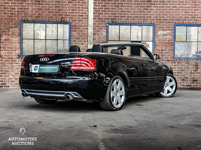 Audi s4 cabriolet 4.2 v8 344pk 2005 -youngtimer- - afbeelding 4 van  36