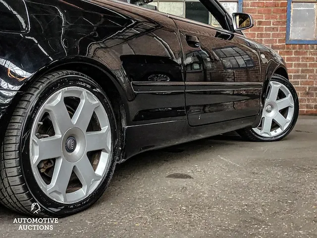 Audi s4 cabriolet 4.2 v8 344pk 2005 -youngtimer- - afbeelding 5 van  36