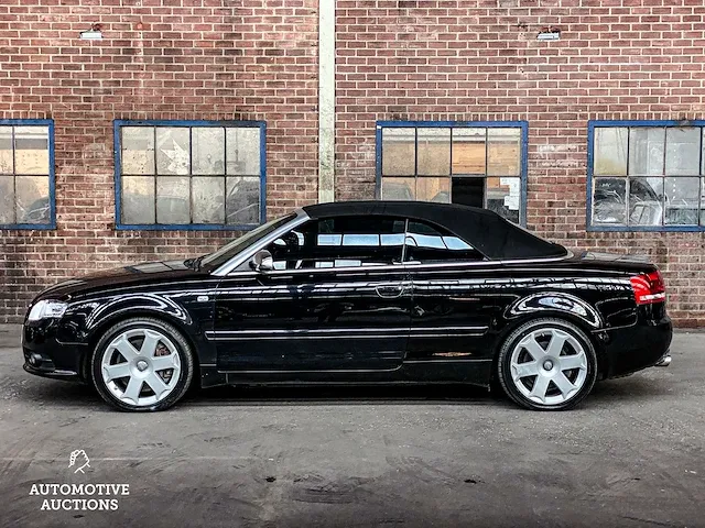 Audi s4 cabriolet 4.2 v8 344pk 2005 -youngtimer- - afbeelding 11 van  36
