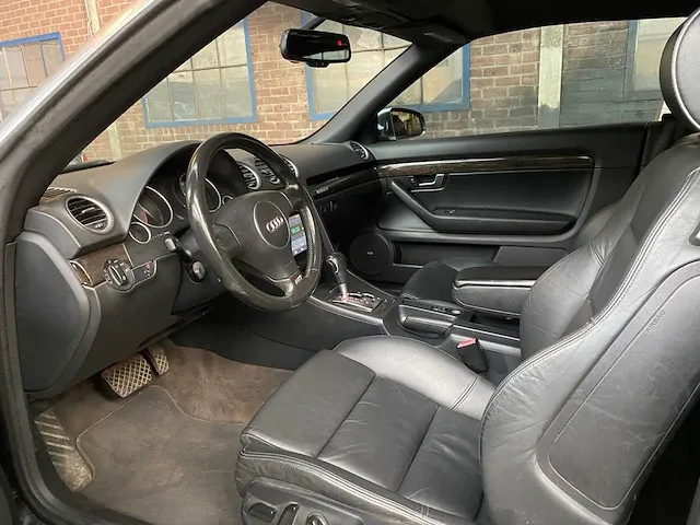 Audi s4 cabriolet 4.2 v8 344pk 2005 -youngtimer- - afbeelding 14 van  36