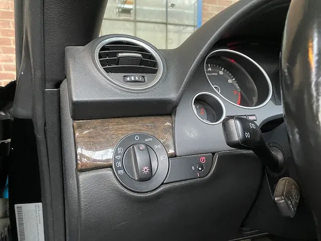 Audi s4 cabriolet 4.2 v8 344pk 2005 -youngtimer- - afbeelding 18 van  36