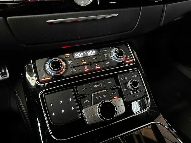 Audi s8 4.0 tfsi v8 plus quattro 605pk 2017 - afbeelding 35 van  77