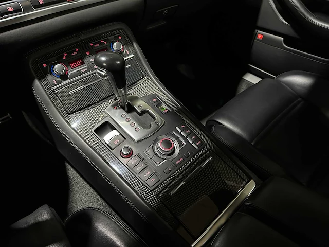 Audi s8 5.2 v10 quattro 450pk 2006, 05-kkj-7 youngtimer - afbeelding 26 van  48