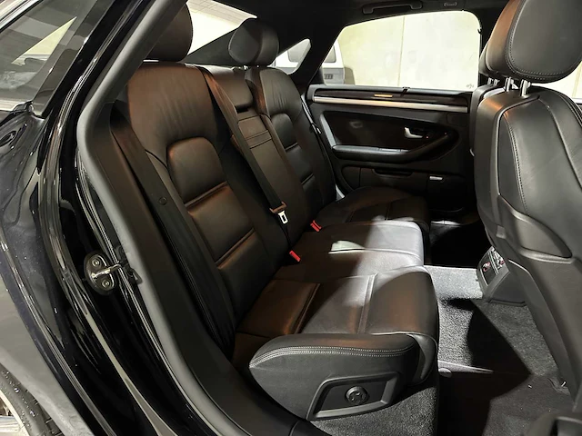 Audi s8 5.2 v10 quattro 450pk 2006, 05-kkj-7 youngtimer - afbeelding 41 van  48