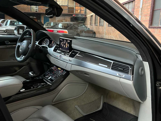 Audi s8 plus 4.0 tfsi v8t quattro 605pk 2016 - afbeelding 41 van  54