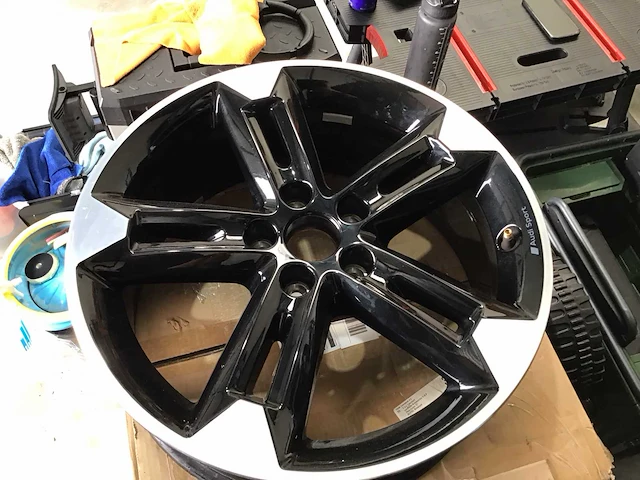 Audi sport velg - afbeelding 2 van  6