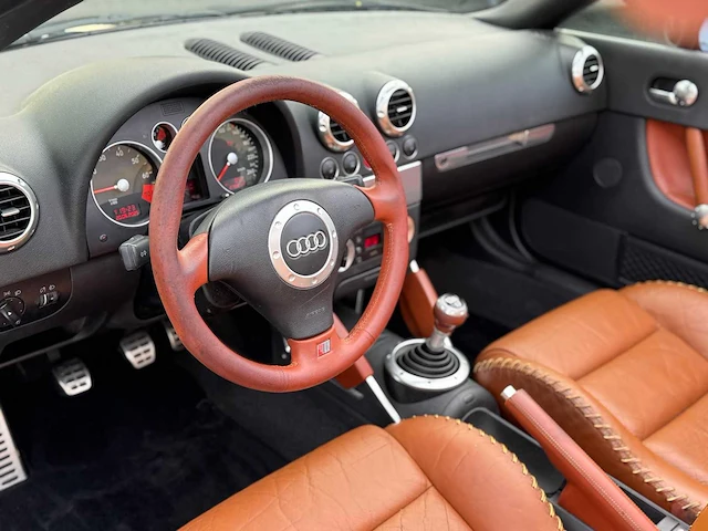 Audi tt roadster 1.8 5v turbo 27-nt-bn - afbeelding 6 van  22