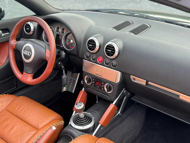 Audi tt roadster 1.8 5v turbo 27-nt-bn - afbeelding 7 van  22